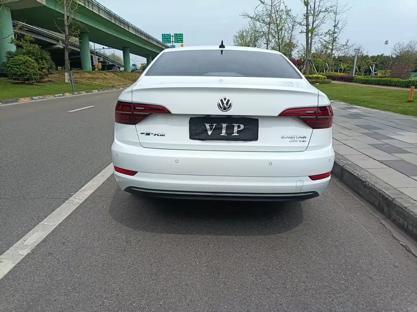 Volkswagen Sagitar 2022 280TSI DSG Surpassing Edition фото 10