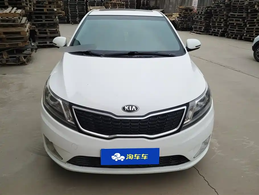 Kia K2 2012 Sedan 1.4L MT TOP Commemorative Edition фото 2
