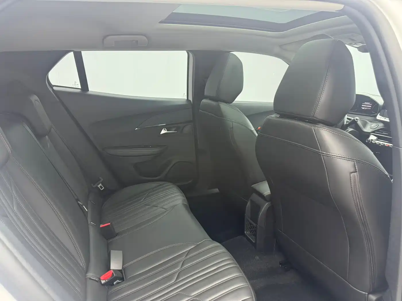 Peugeot 2008 2022 230THP THE ONE фото 9
