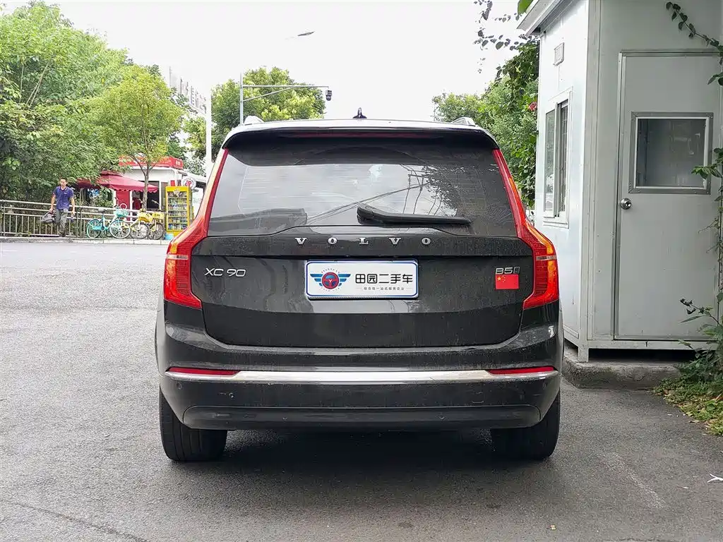 VOLVO XC90