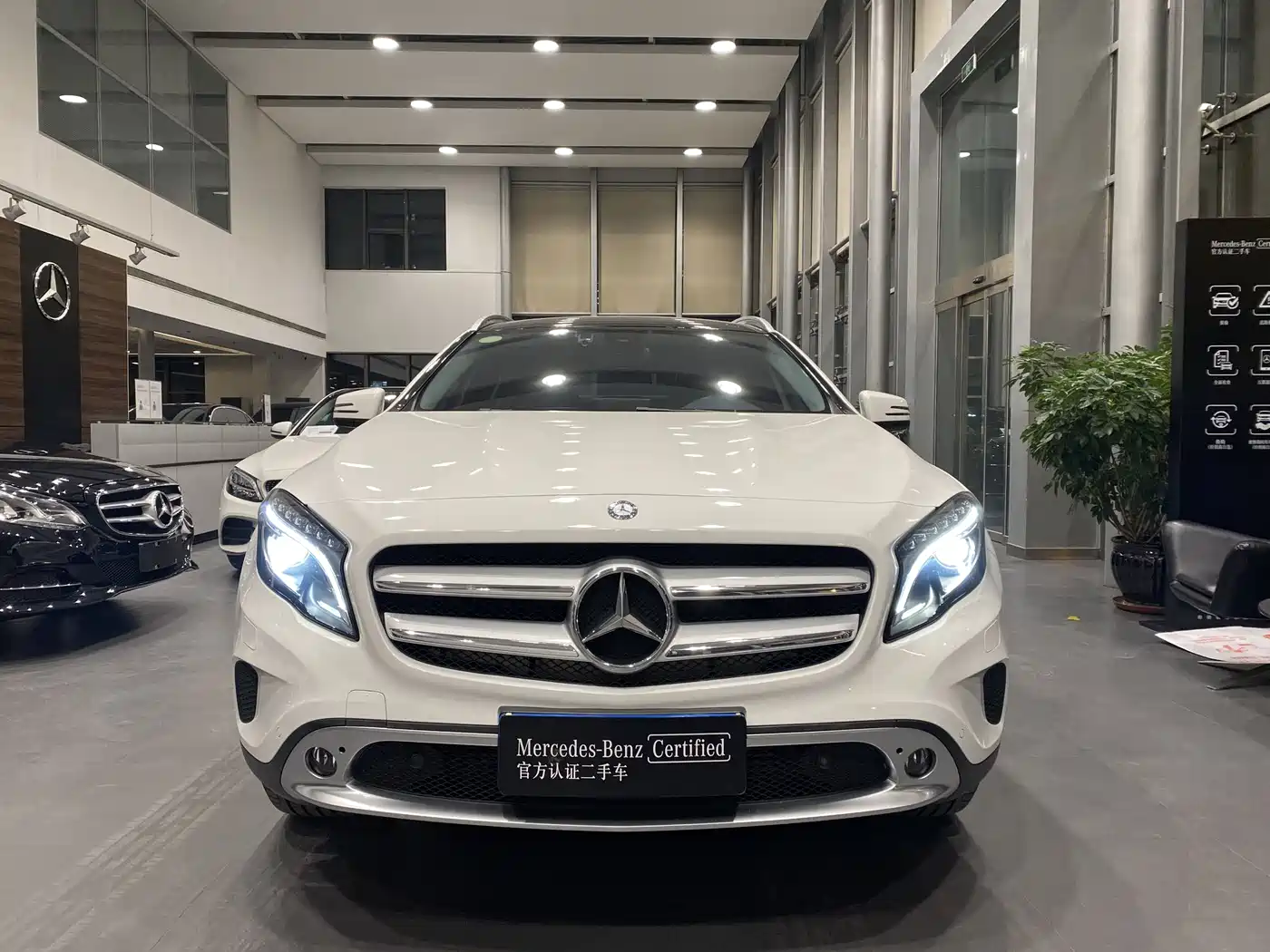 Mercedes-Benz GLA 2016 GLA 220 4MATIC Fashion фото 2