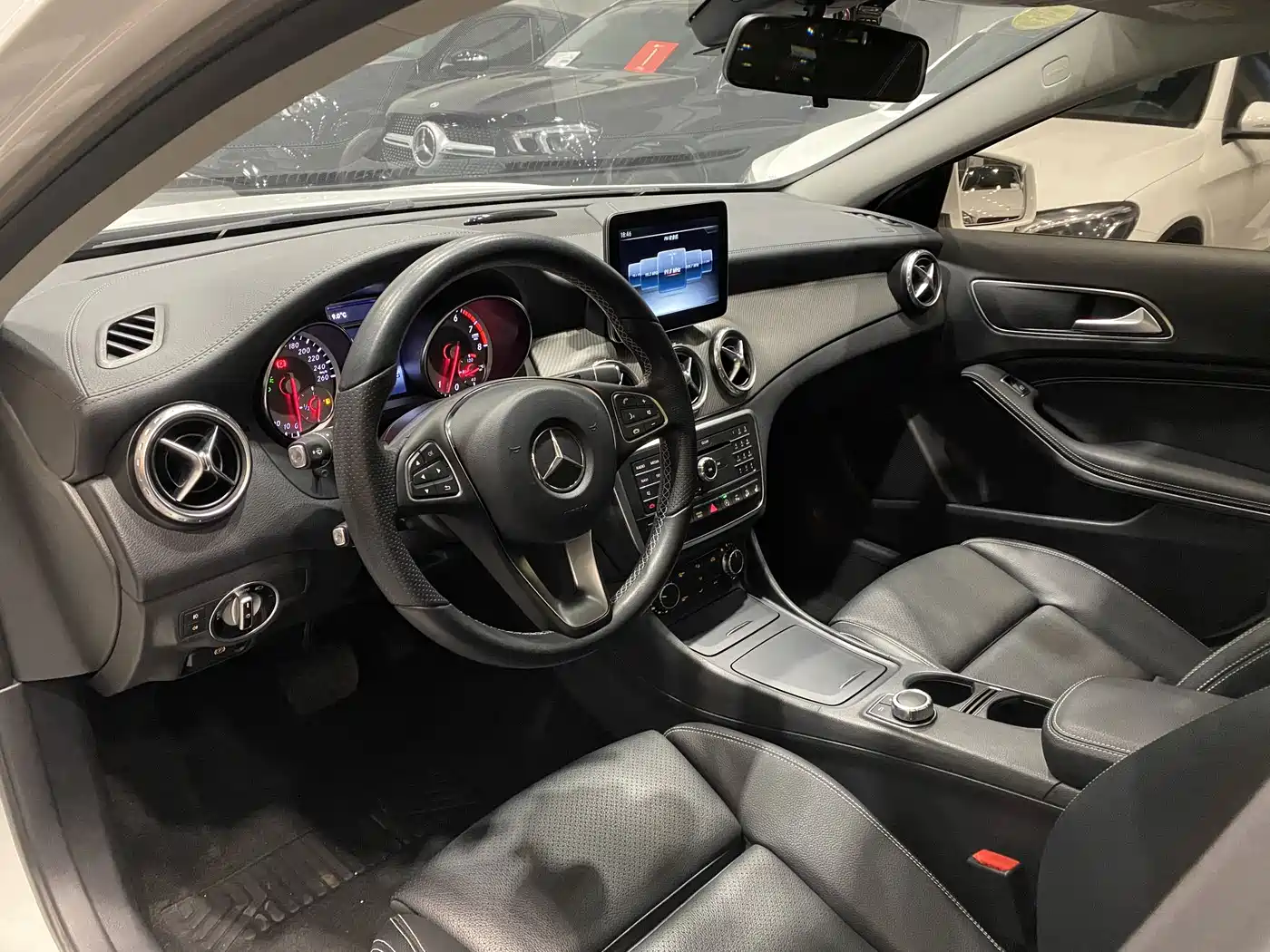 Mercedes-Benz GLA 2016 GLA 220 4MATIC Fashion фото 6