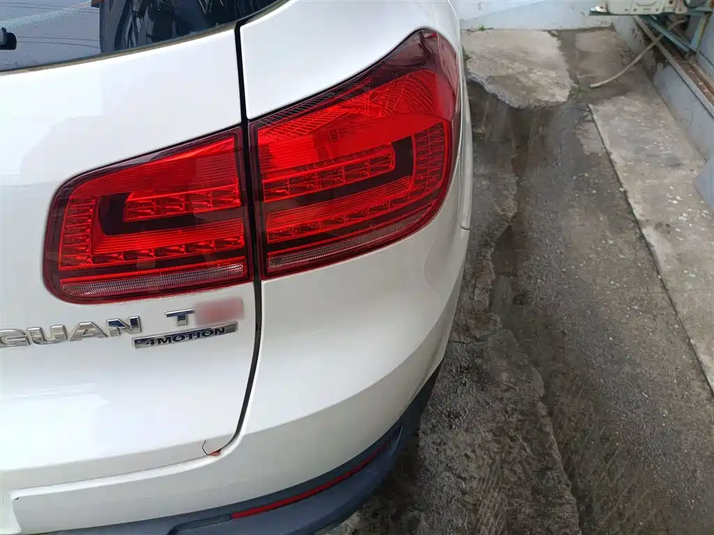Volkswagen Tiguan 2015 1.8TSI Automatic 4WD Highline фото 8