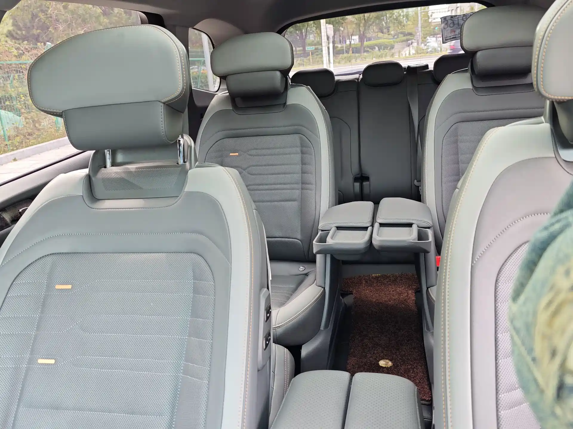 Фото 23 - Ford Edge