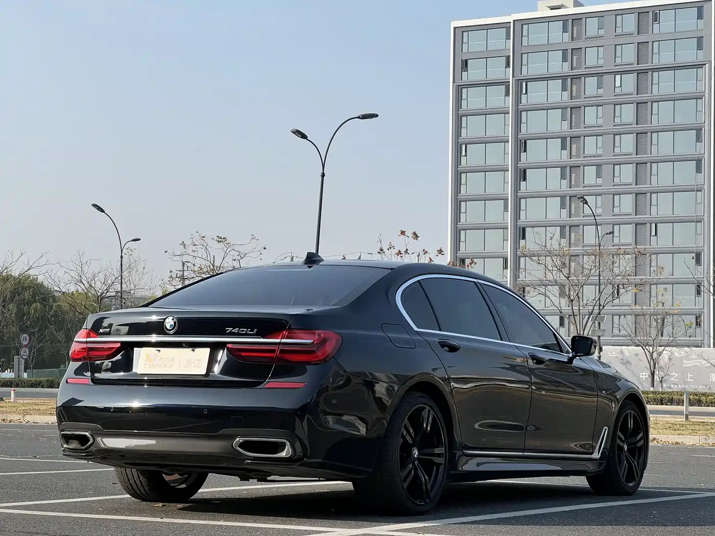 BMW 7 Series 2018 740Li xDrive Premium Type M Sport Package фото 4