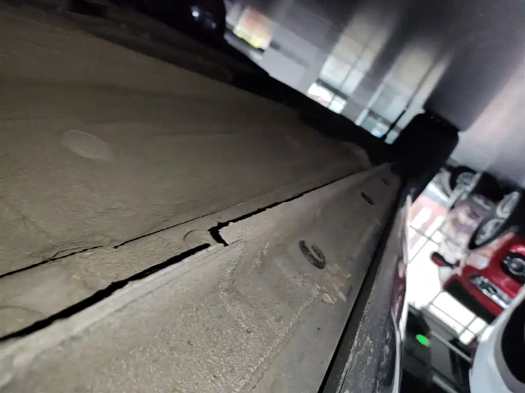Фото 21 - Geely Monjaro