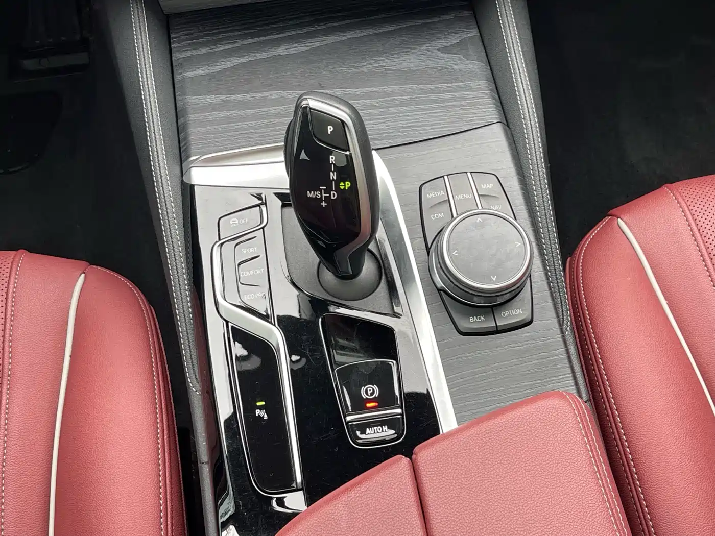 BMW 5 Series 2023 530Li Leading M Sport Package фото 23