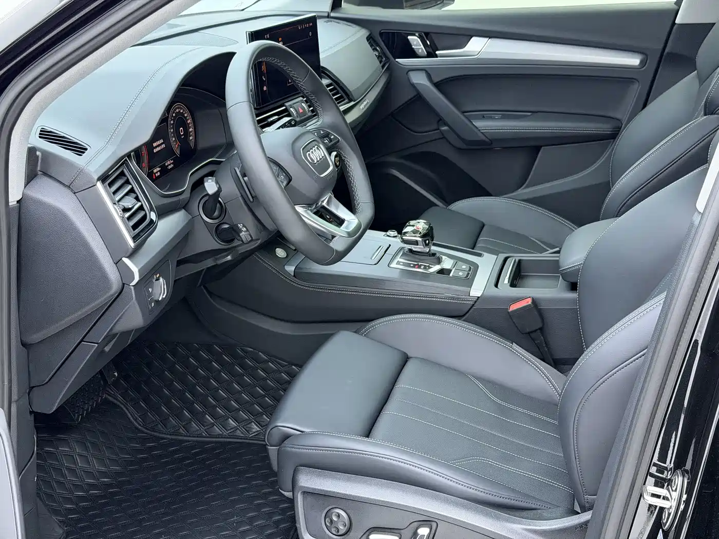 Audi Q5L 2025 40 TFSI Fashion Dynamic фото 4