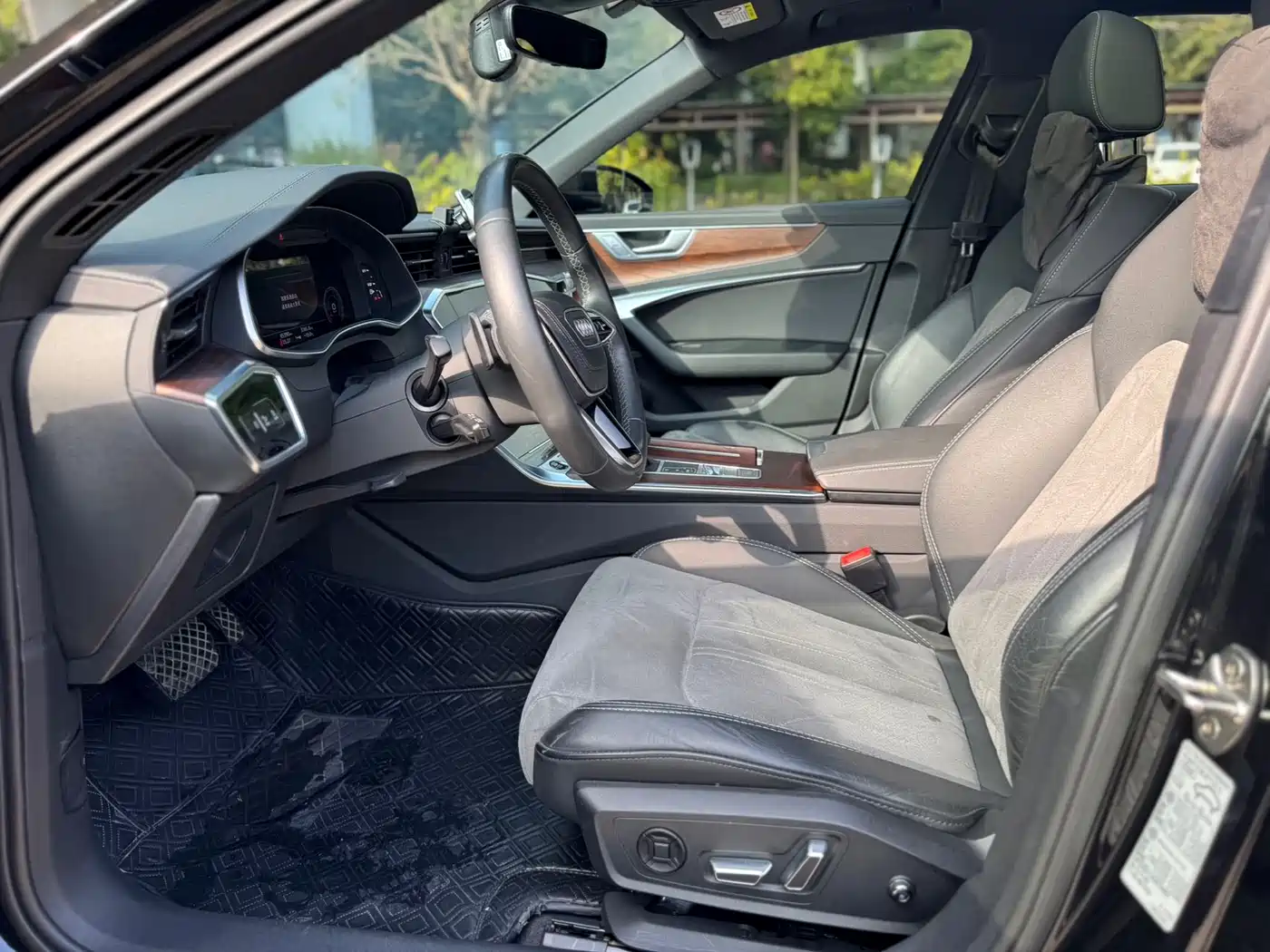 Audi A6L 2023 40 TFSI Luxury Dynamic фото 12