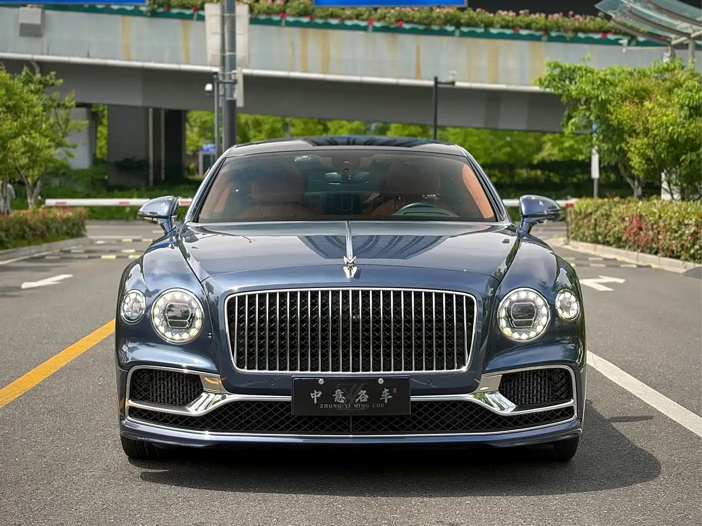 Bentley Flying Spur 2021 4.0T V8 Standard Version фото 2