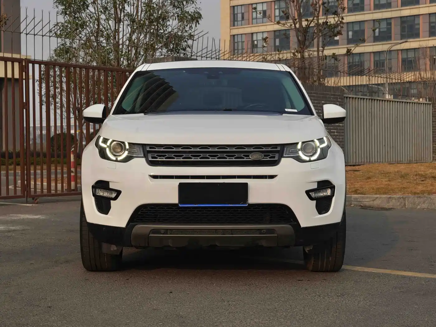 Land Rover Discovery Sport 2016 2.0T HSE фото 2