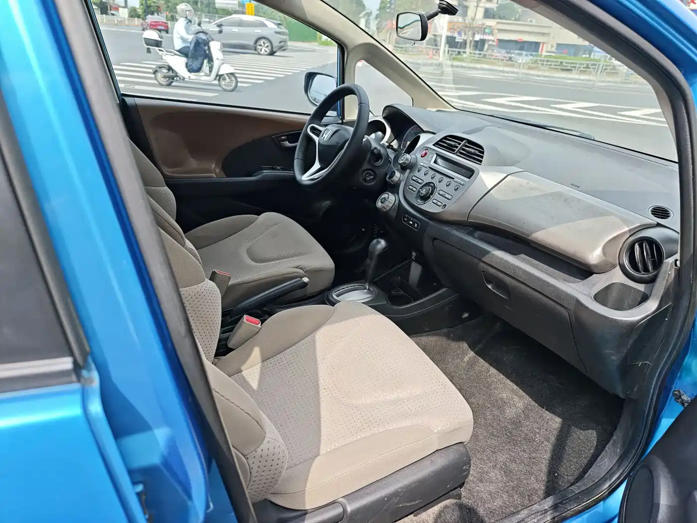 Photo 11 - Honda Fit
