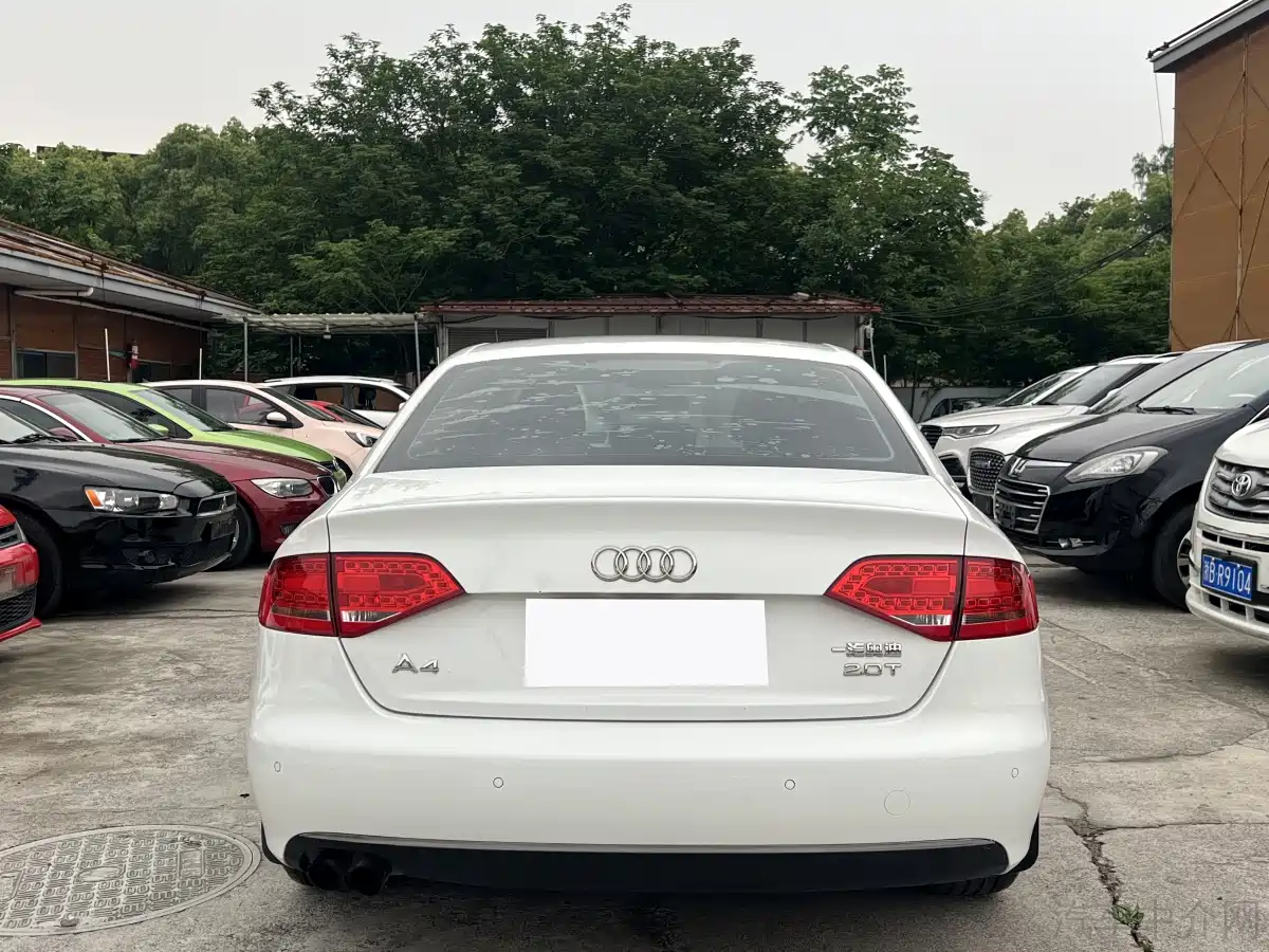 Audi A4L 2011 2.0 TFSI Standard фото 10