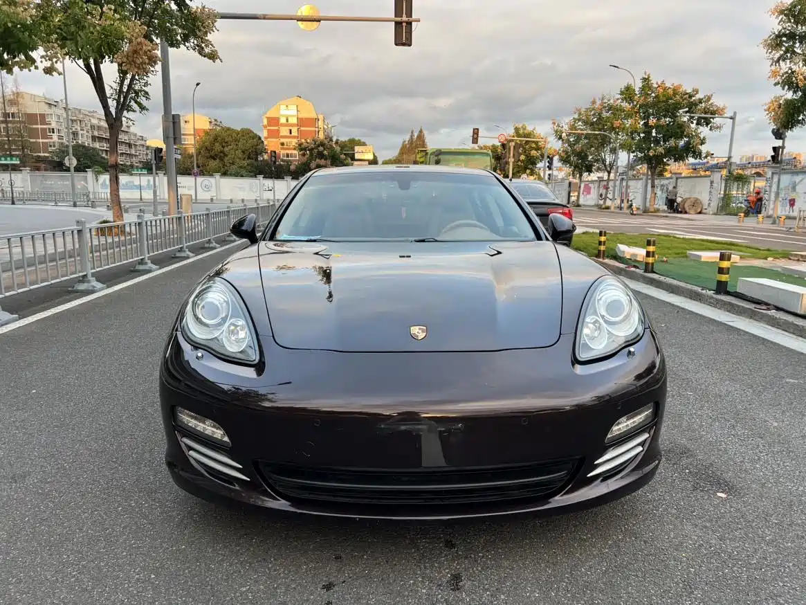 Porsche Panamera 2013 Panamera 4 Platinum Edition 3.6L фото 2