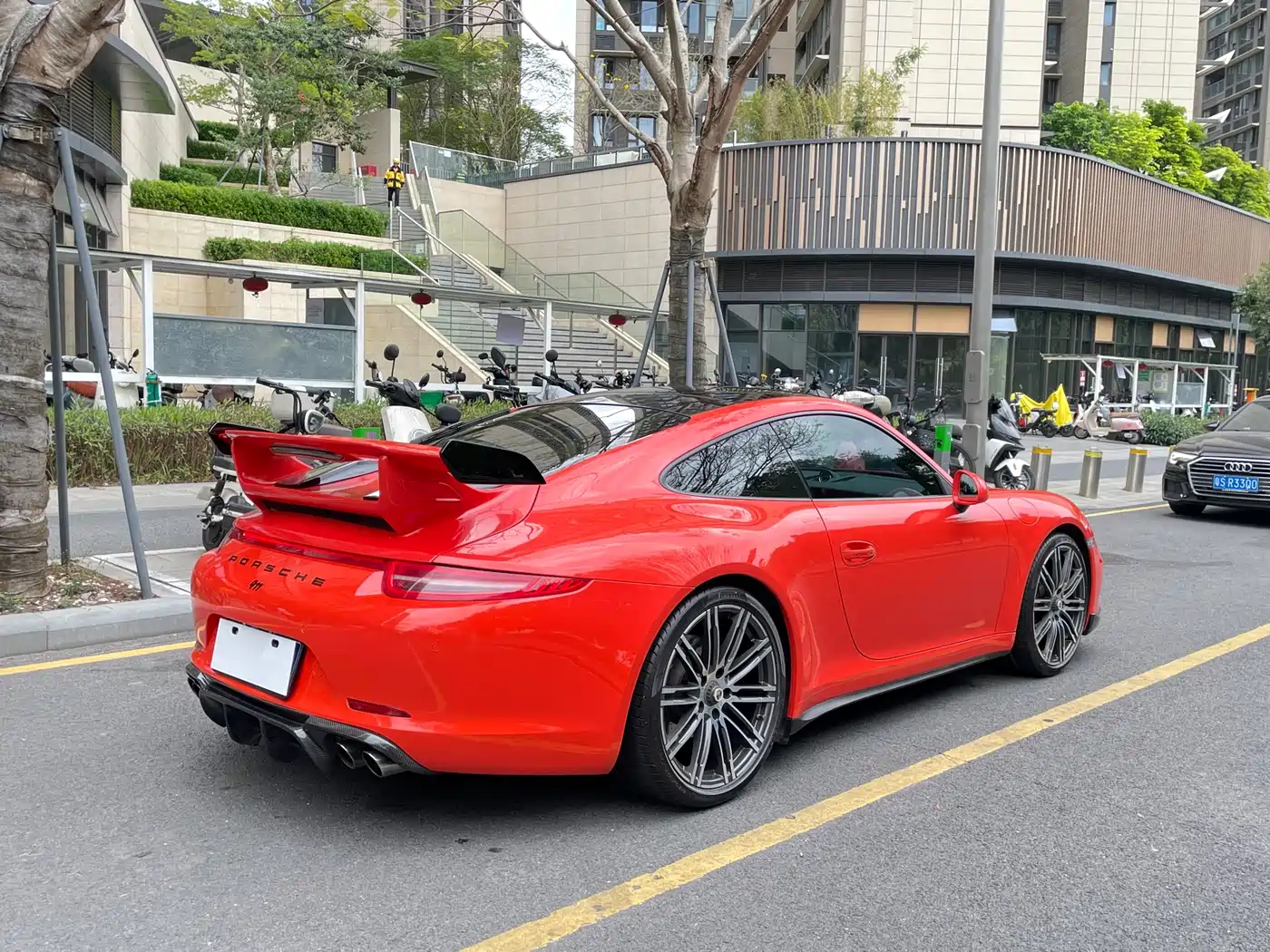 Porsche 911 2015 Carrera 4 3.4L Style Edition фото 10