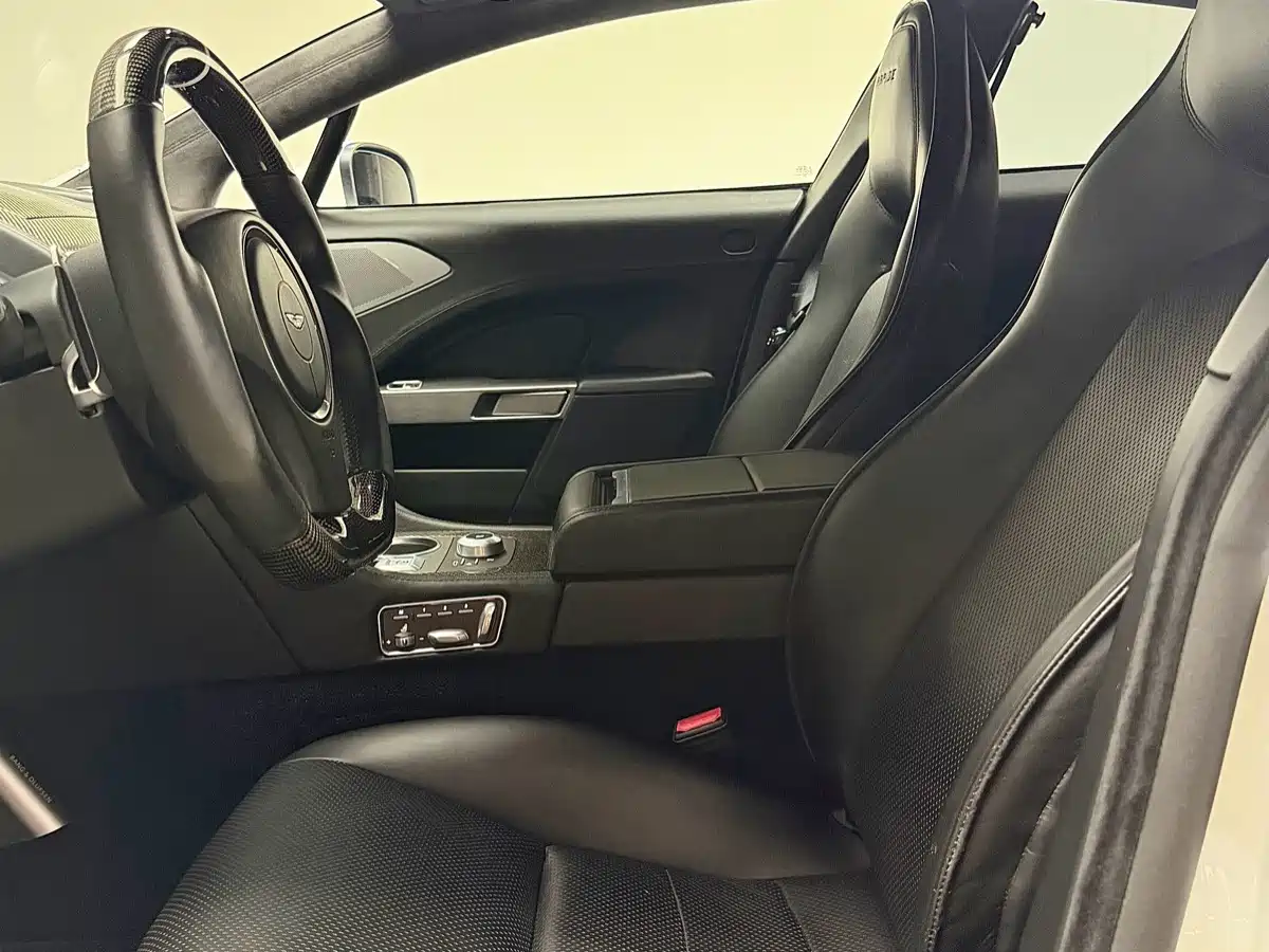 Aston Martin Rapide 2013 2010 6.0L