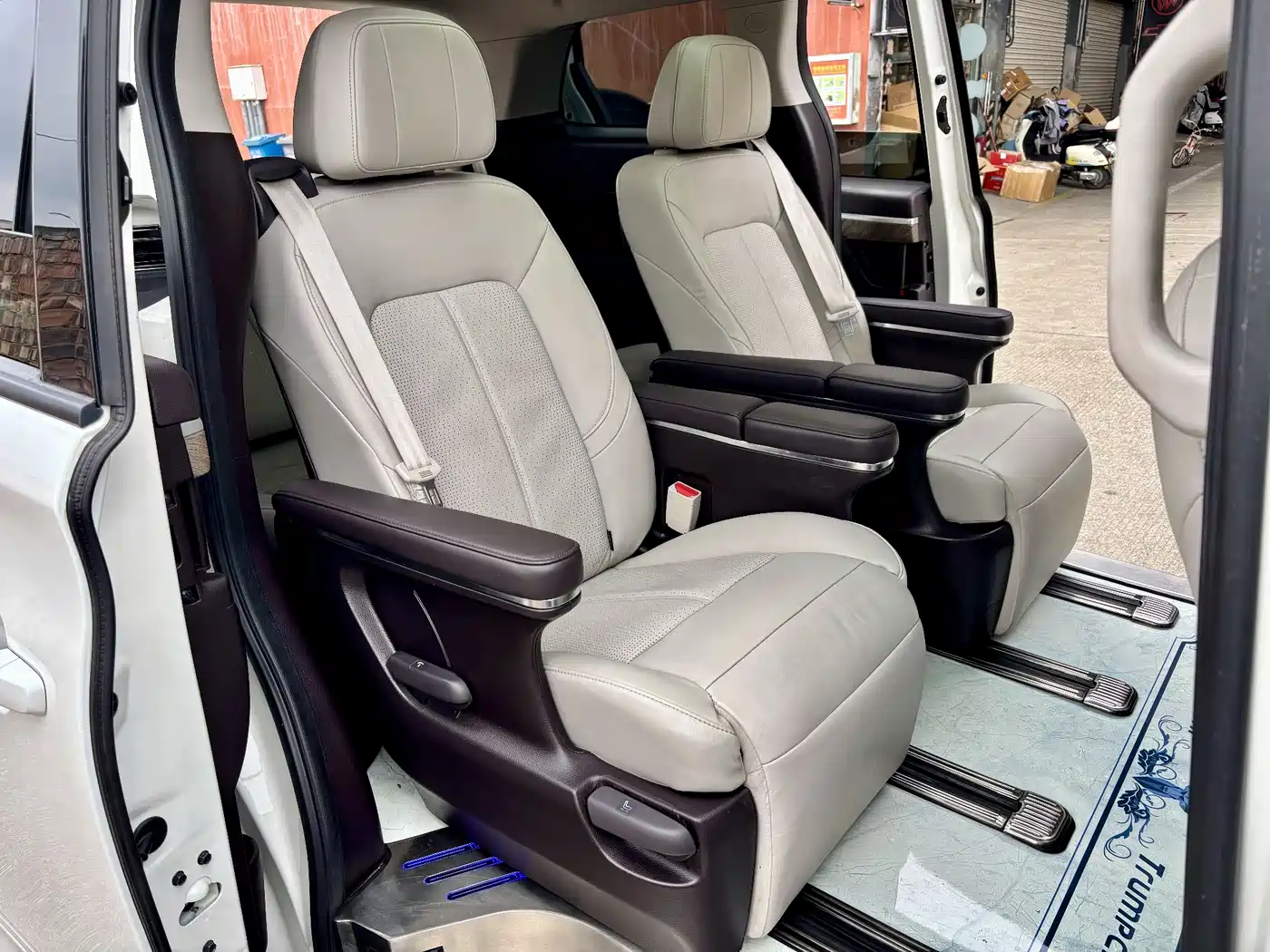 GAC Trumpchi Trumpchi M8 2021 Leading Show Series 390T Prestige Edition фото 14