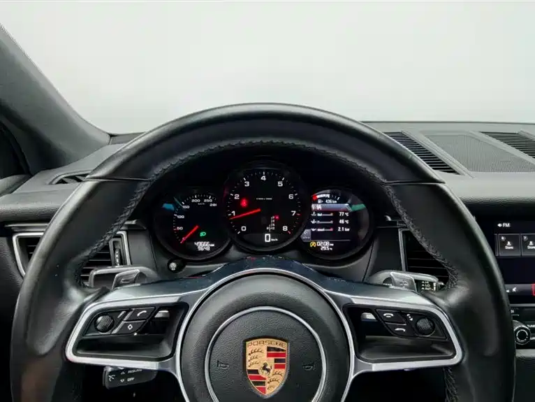 Porsche Macan 2017 Macan 2.0T фото 9
