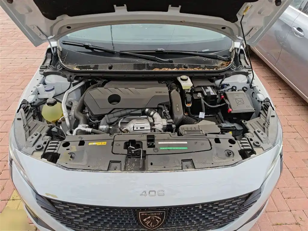 PEUGEOT 408