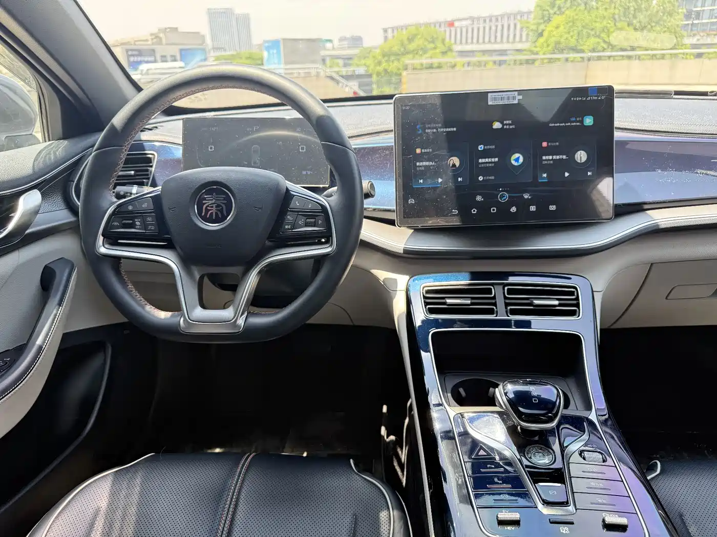 BYD Qin PLUS 2023 Champion Edition DM-i 120KM Excellence фото 18