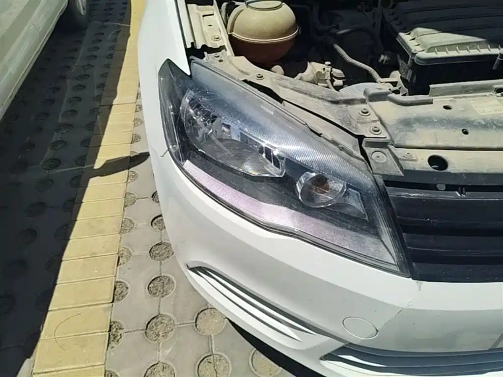 Volkswagen Jetta 2015 1.6L Manual Trend фото 13