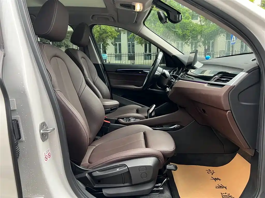 BMW X1 2021 Facelift sDrive20Li Premium фото 21