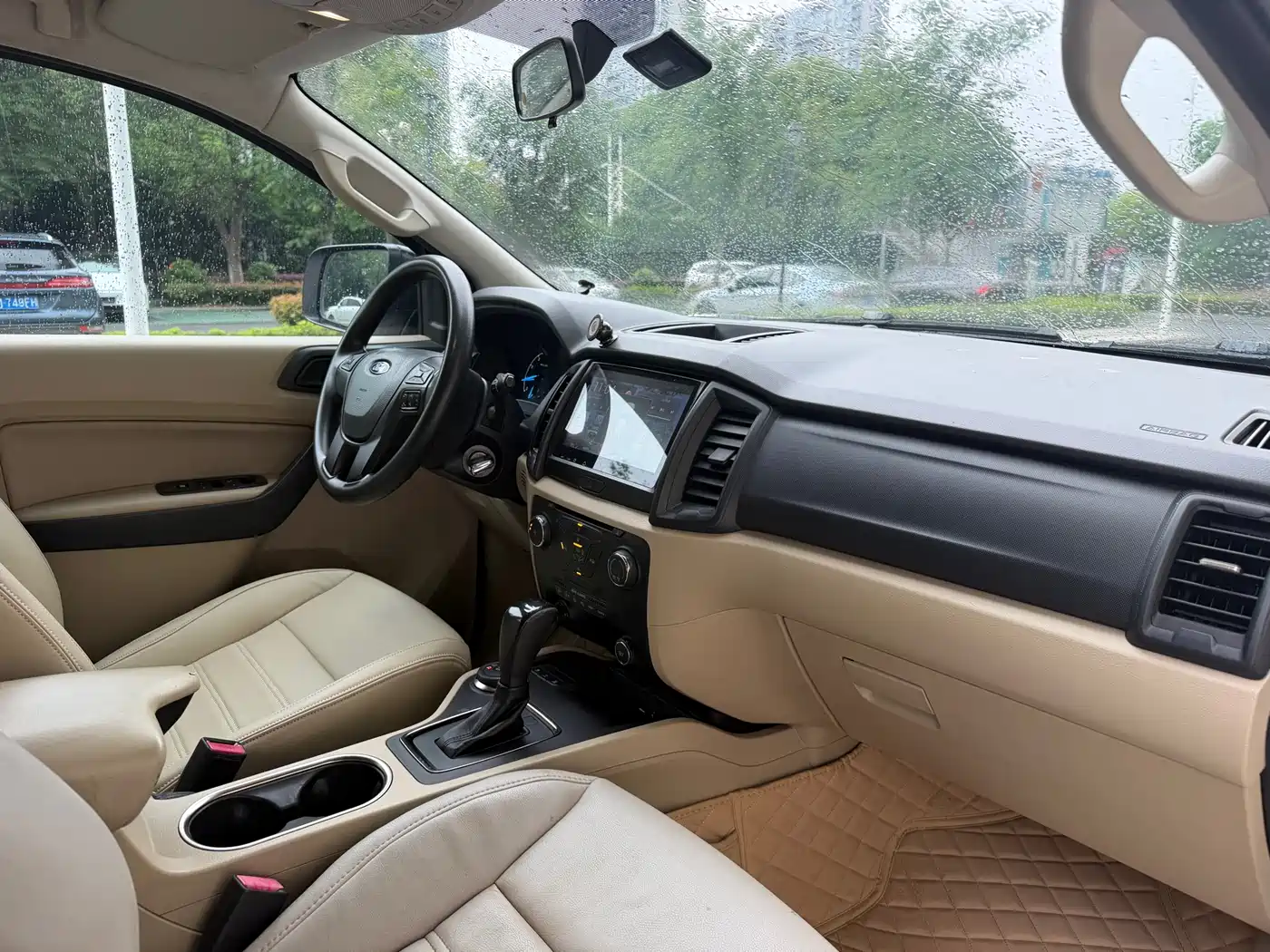 Ford Everest 2016 2.0T Gasoline Automatic 4WD Luxury Edition фото 12