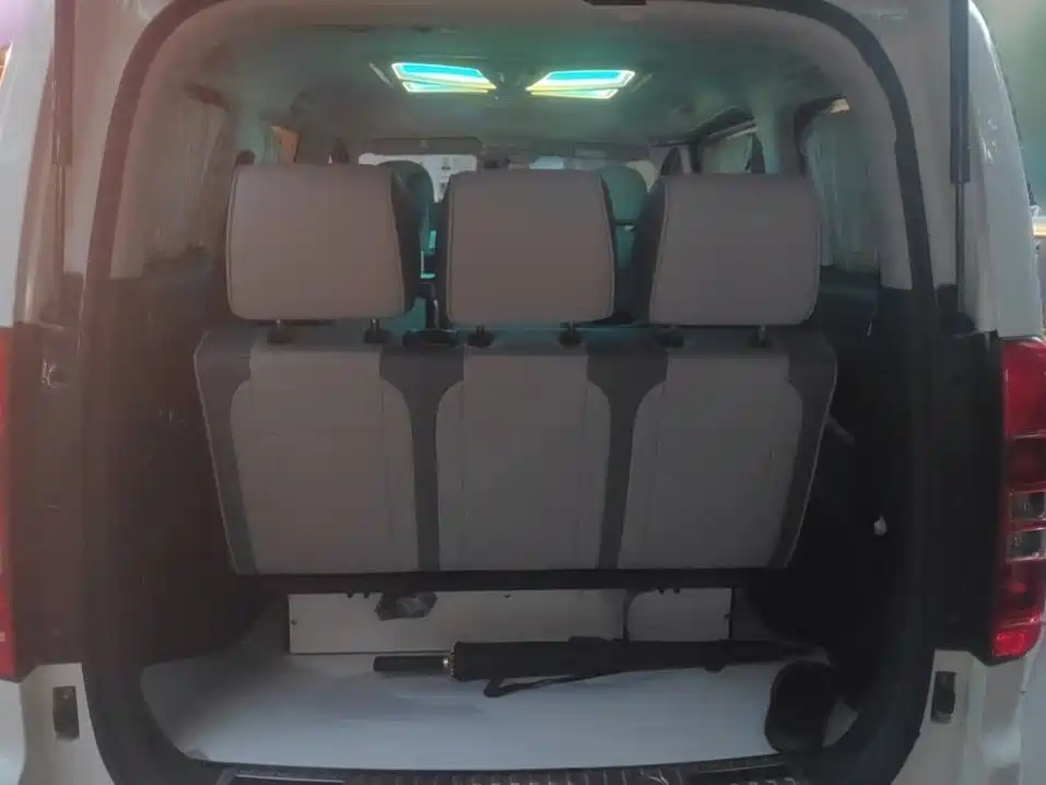 JAC Refine M3 2023 2023 1.8L 7/8-seater Smart Connect Edition