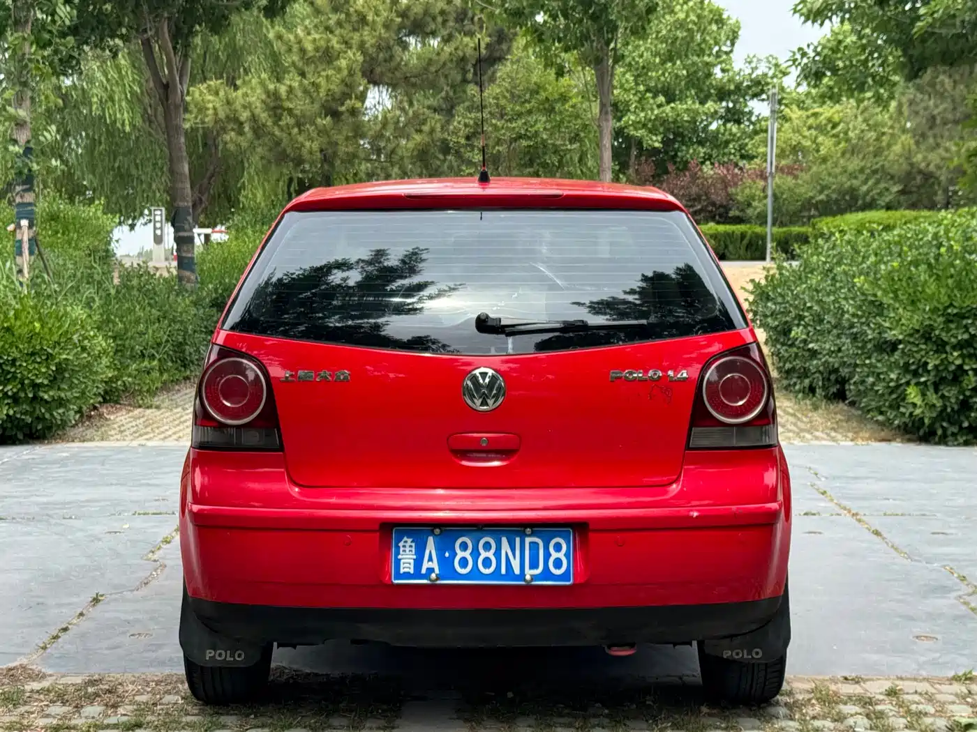 Volkswagen Polo 2011 1.4L Automatic Cool Edition фото 12