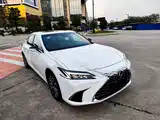 Фото 3 - Lexus ES