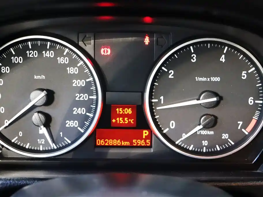 BMW X1 2012 sDrive18i Luxury Model фото 15