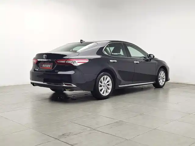 Toyota Camry 2023 2.0G Luxury Edition — фото 2