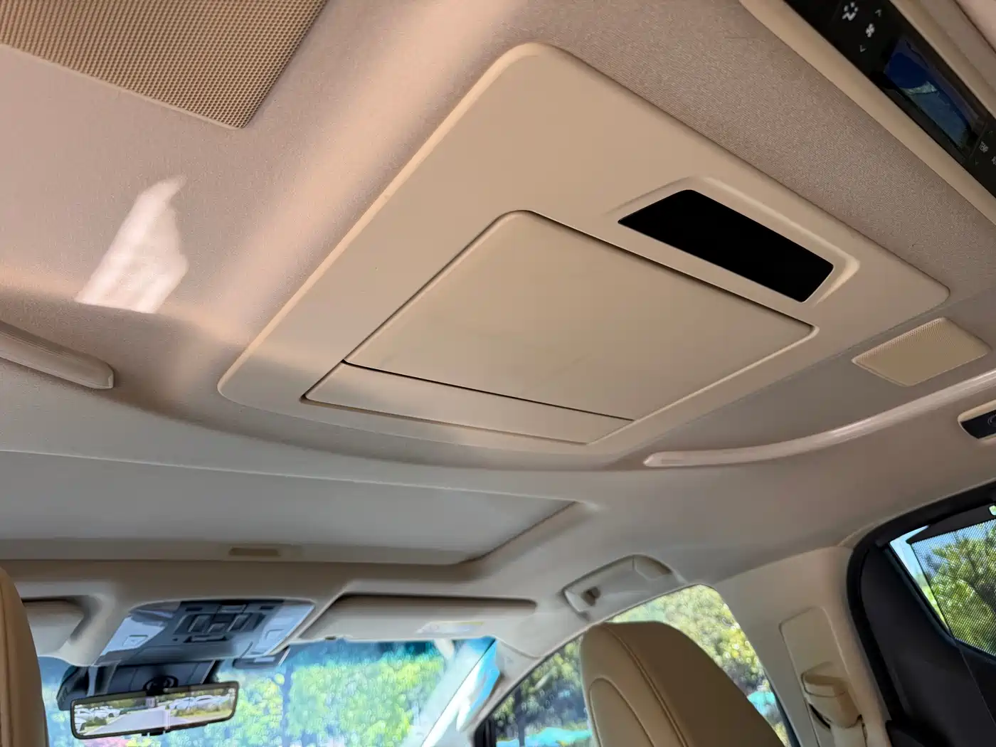 Toyota Alphard 2021 Hybrid 2.5L Premium фото 12
