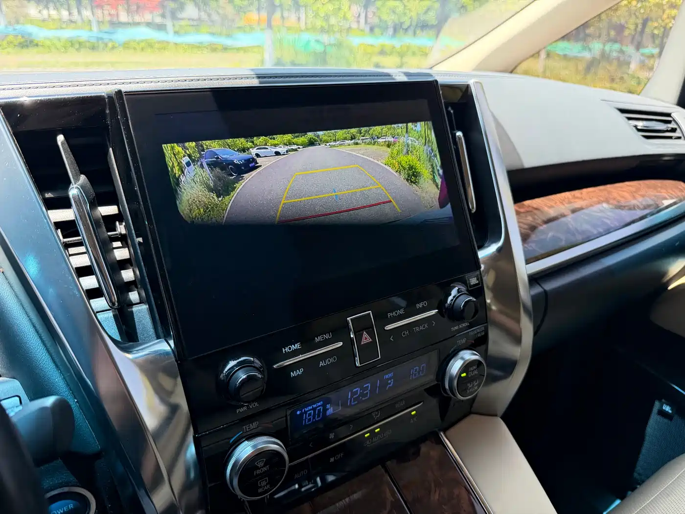 Toyota Alphard 2021 Hybrid 2.5L Premium фото 21