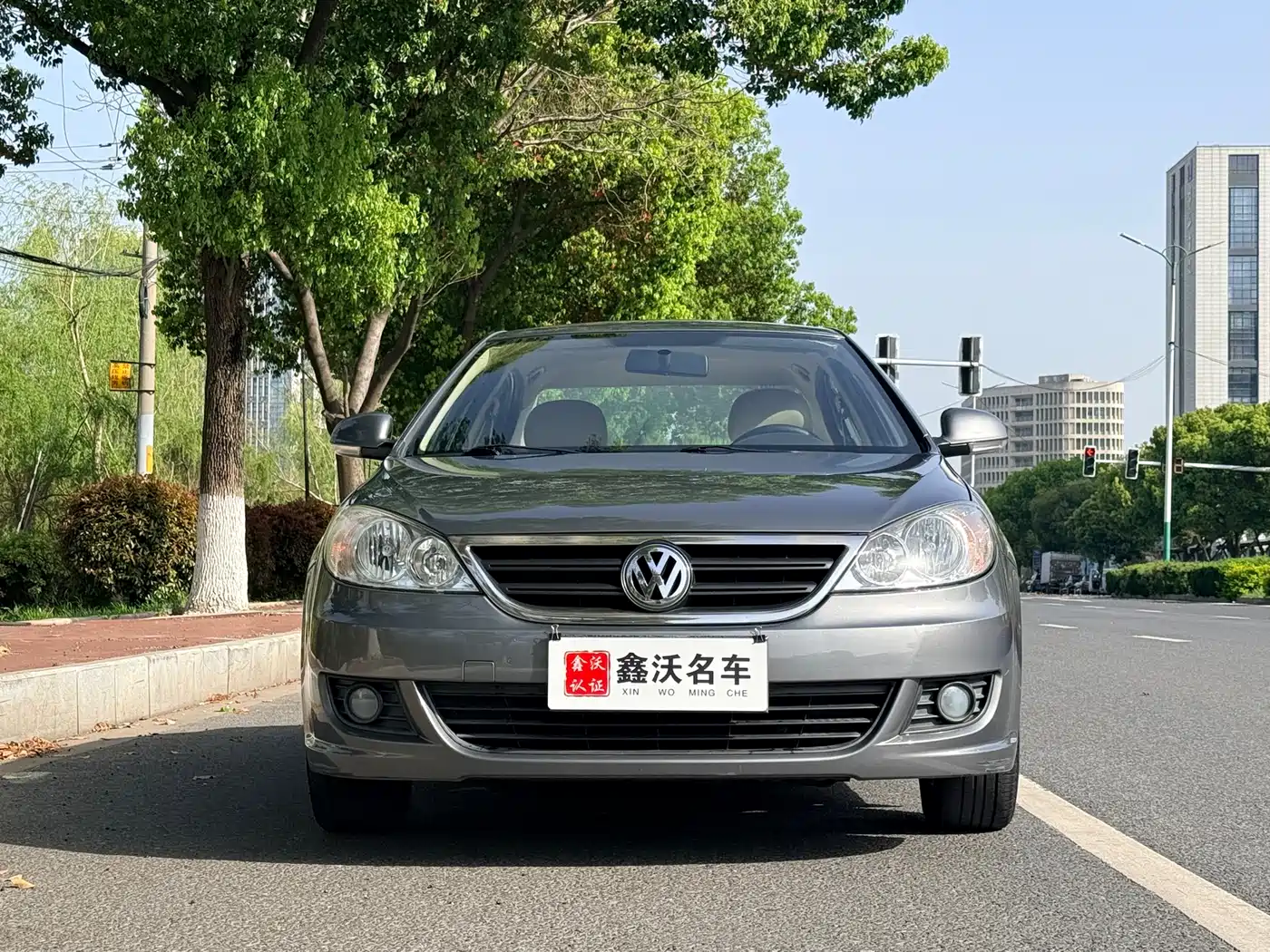 Volkswagen Lavida 2011 1.6L Automatic Leisure Edition фото 2