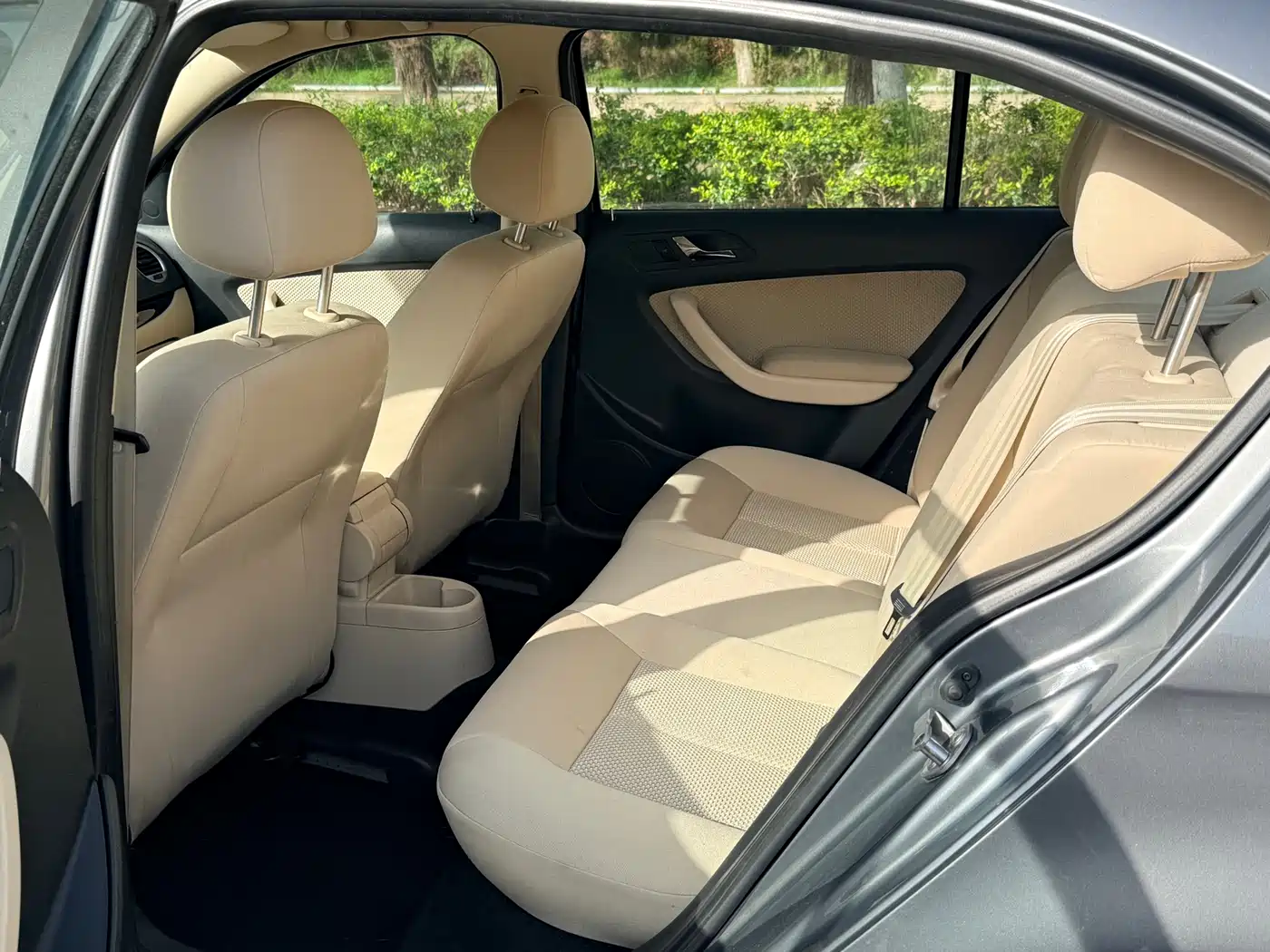 Volkswagen Lavida 2011 1.6L Automatic Leisure Edition фото 9