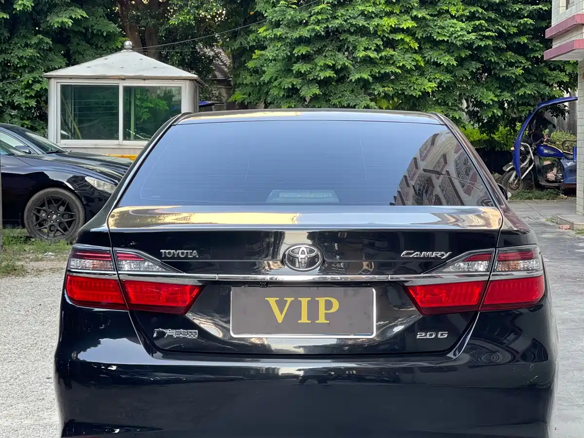 Toyota Camry 2017 2016 2.0G 10th Anniversary Leading Edition
