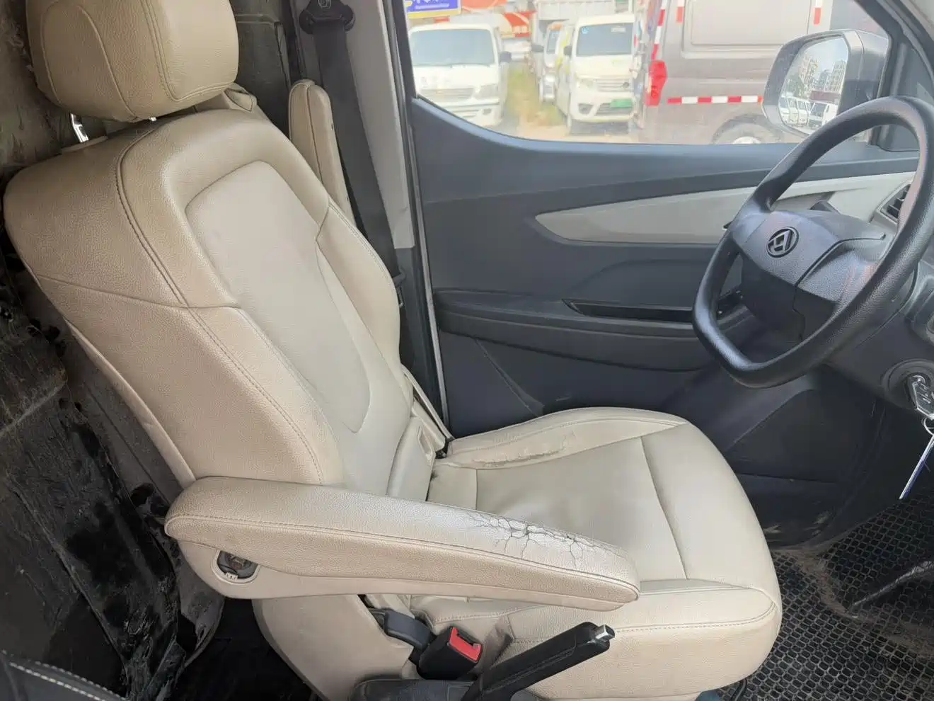 SAIC MAXUS CHASE EV30