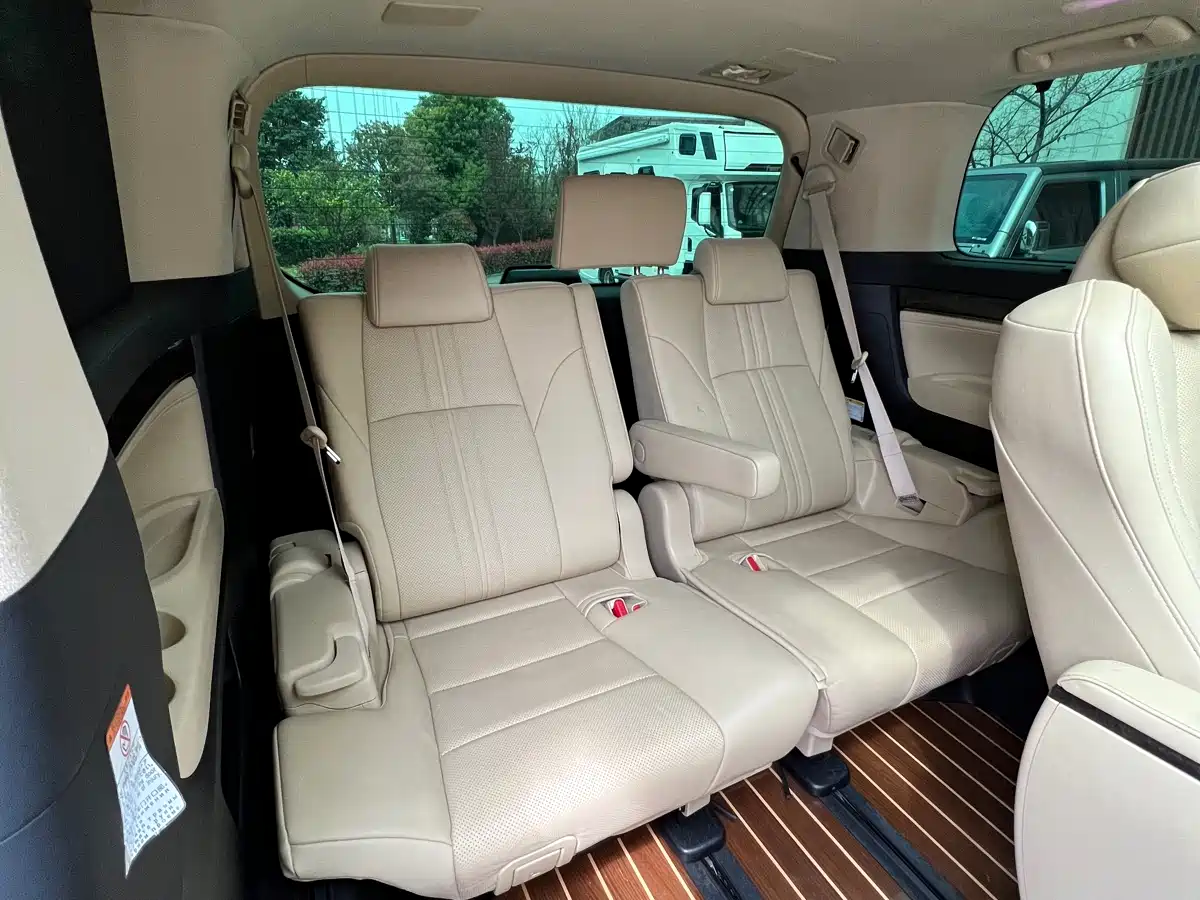 Toyota Alphard 2019 Hybrid 2.5L Premium Edition фото 19