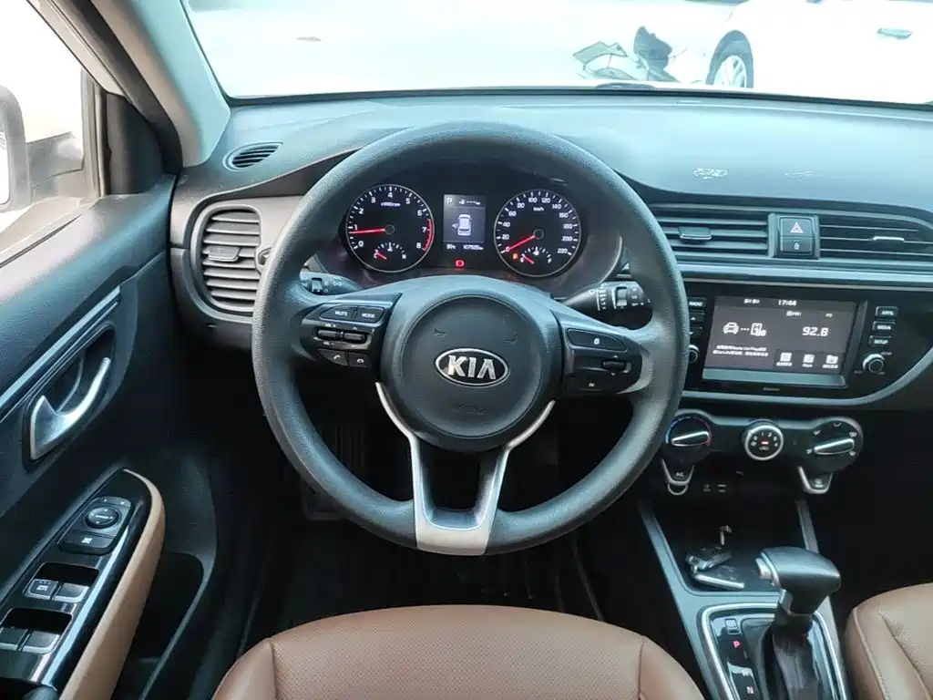Kia KX CROSS 2018 2017 1.4L AT GLS