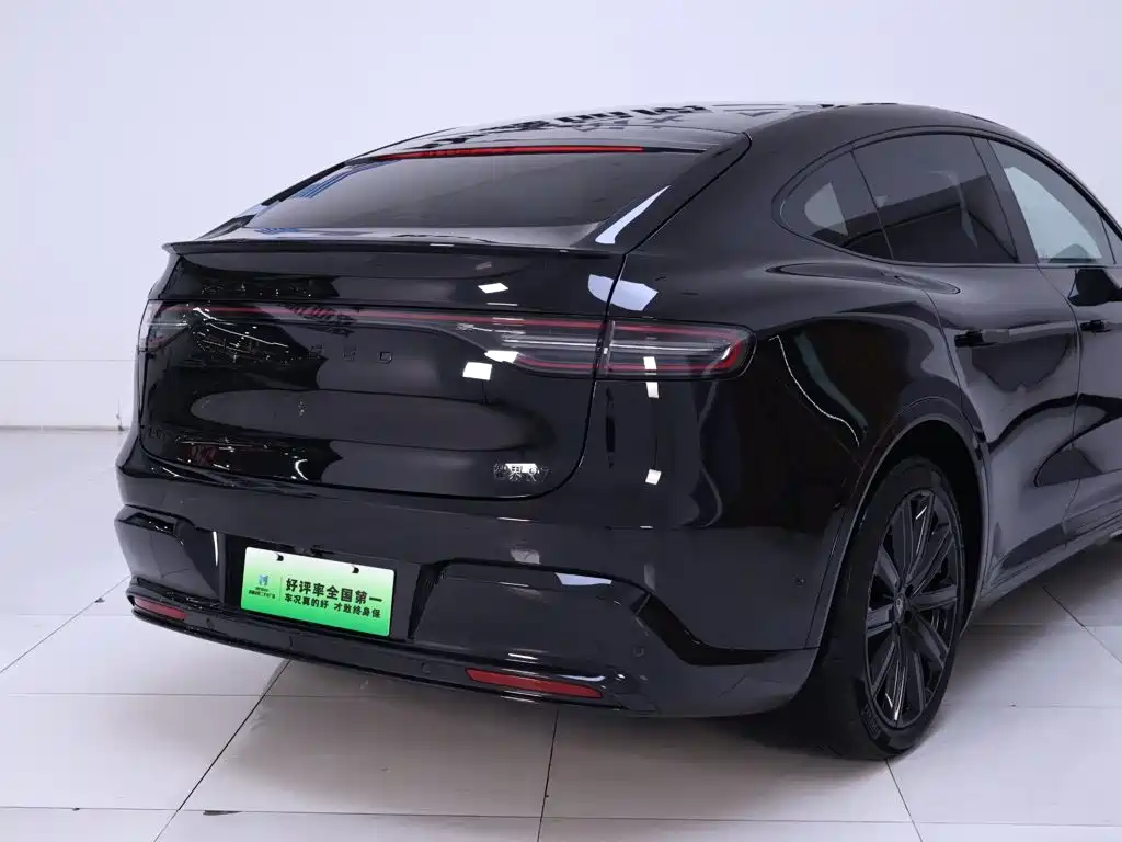 Фото 8 - Zhijie Luxeed R7