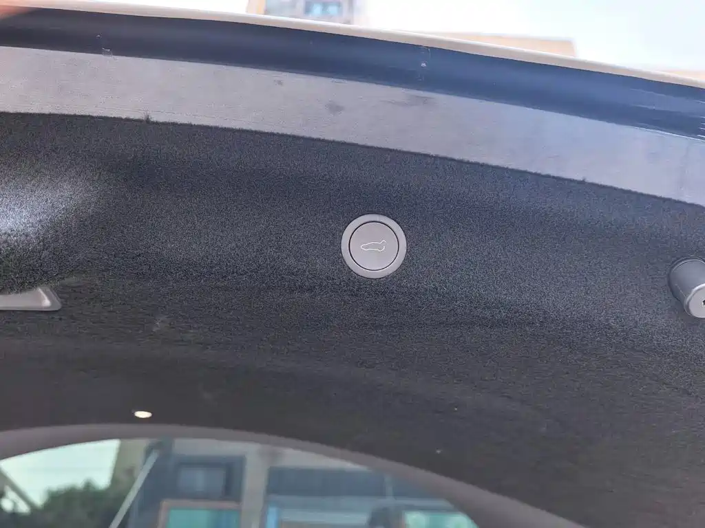 Photo 20 - Tesla Model Y