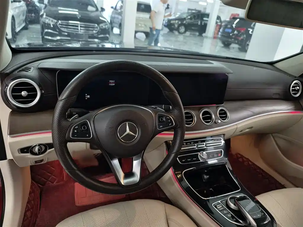 Mercedes-Benz E-Class 2016 E 300 L Fashion Type фото 12