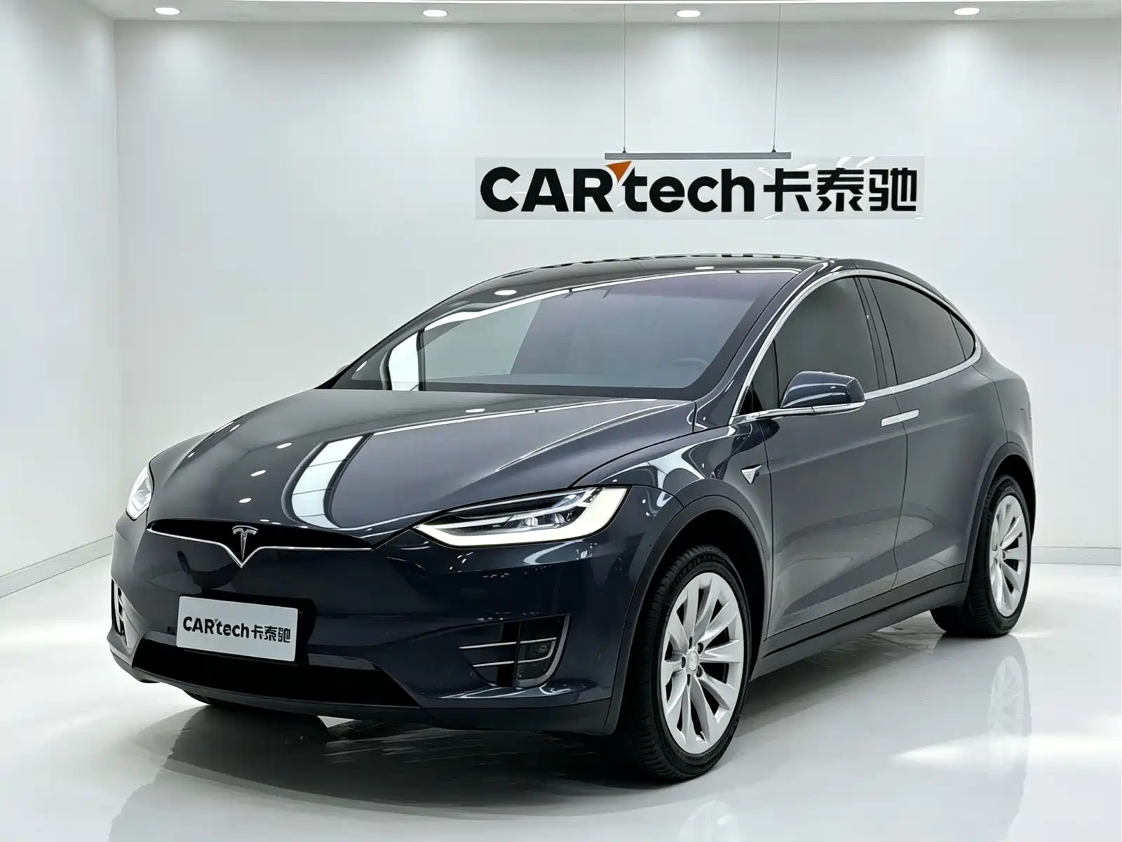 Фото 1 - Tesla Model X