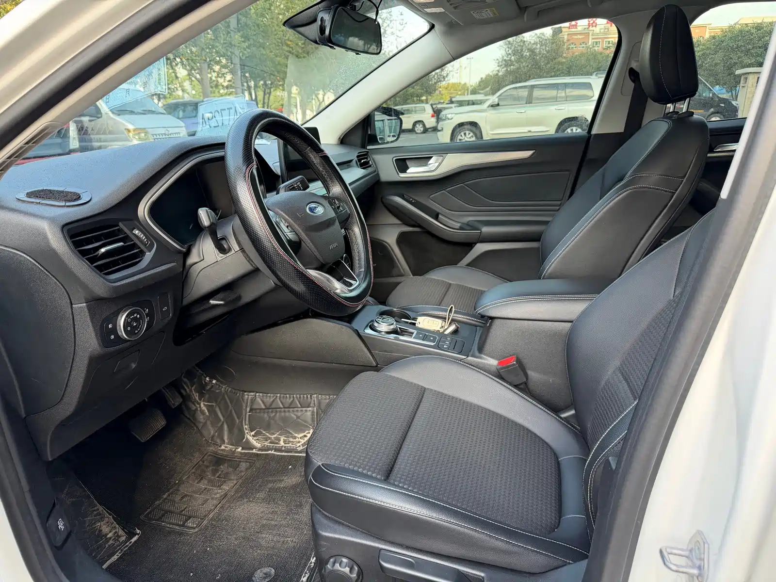 Фото 4 - Ford Focus