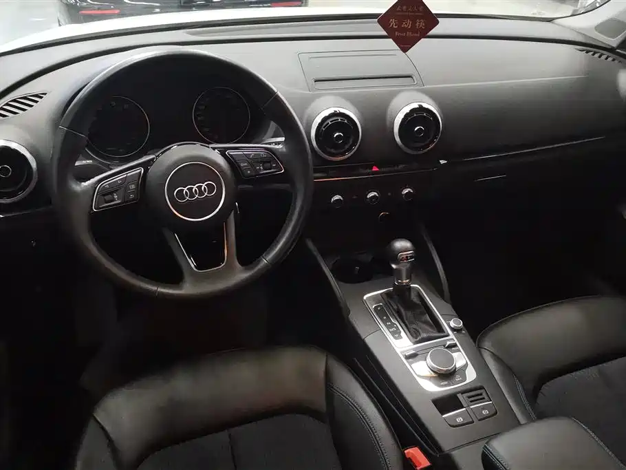 Audi A3 2019 Limousine 35 TFSI Fashion China V фото 12