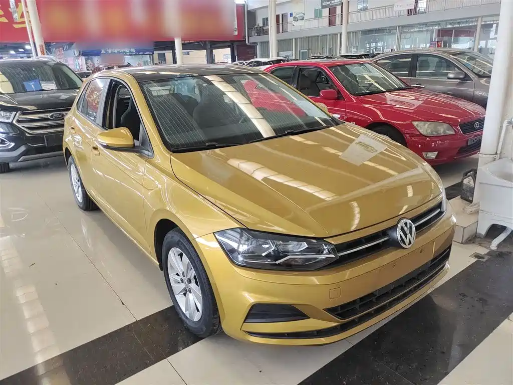 VOLKSWAGEN POLO
