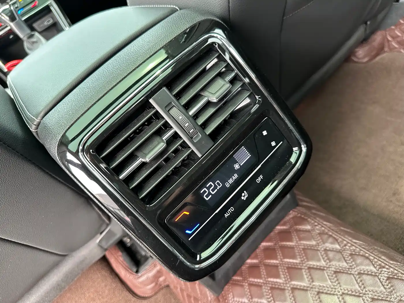 Volkswagen Passat 2023 330TSI Starlight Luxury Edition фото 11