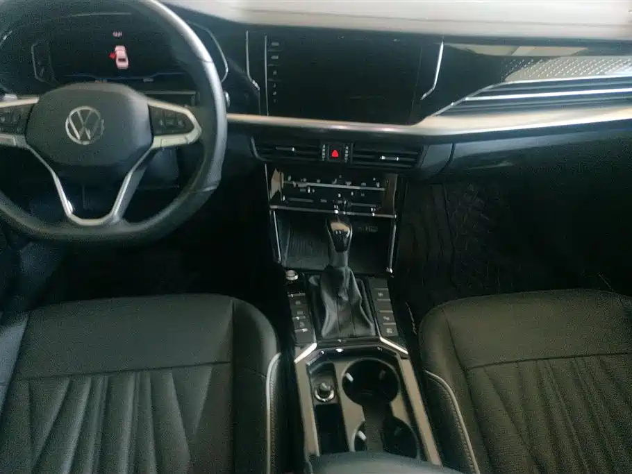 Volkswagen Passat 2022 330TSI Starry Sky Premium Edition фото 16