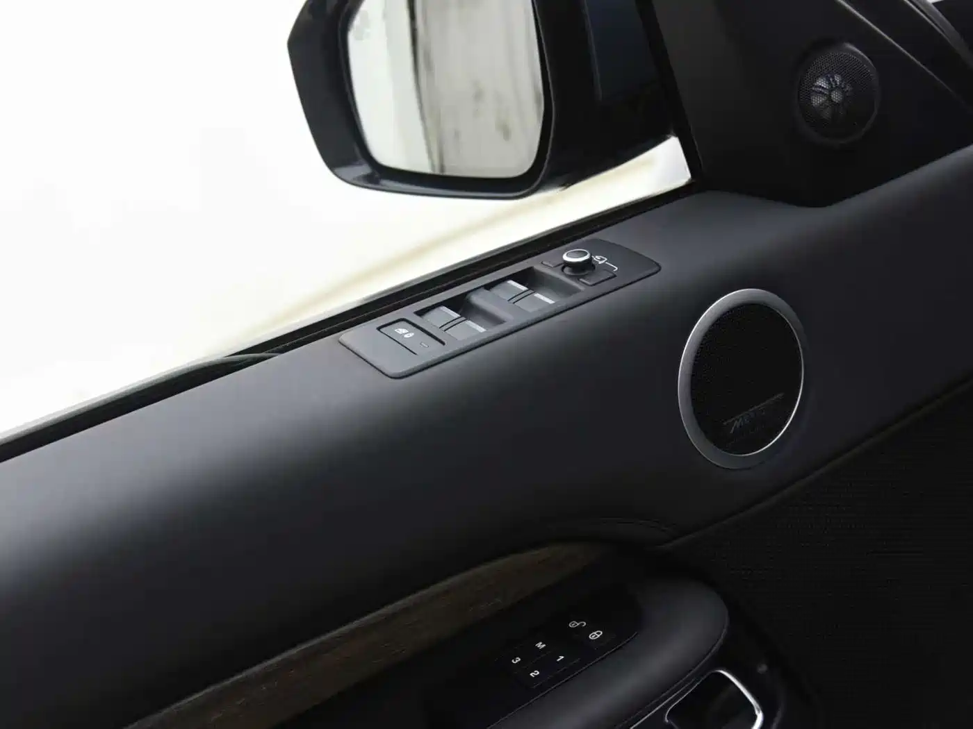 Land Rover Discovery 2018 3.0 SC V6 HSE фото 7
